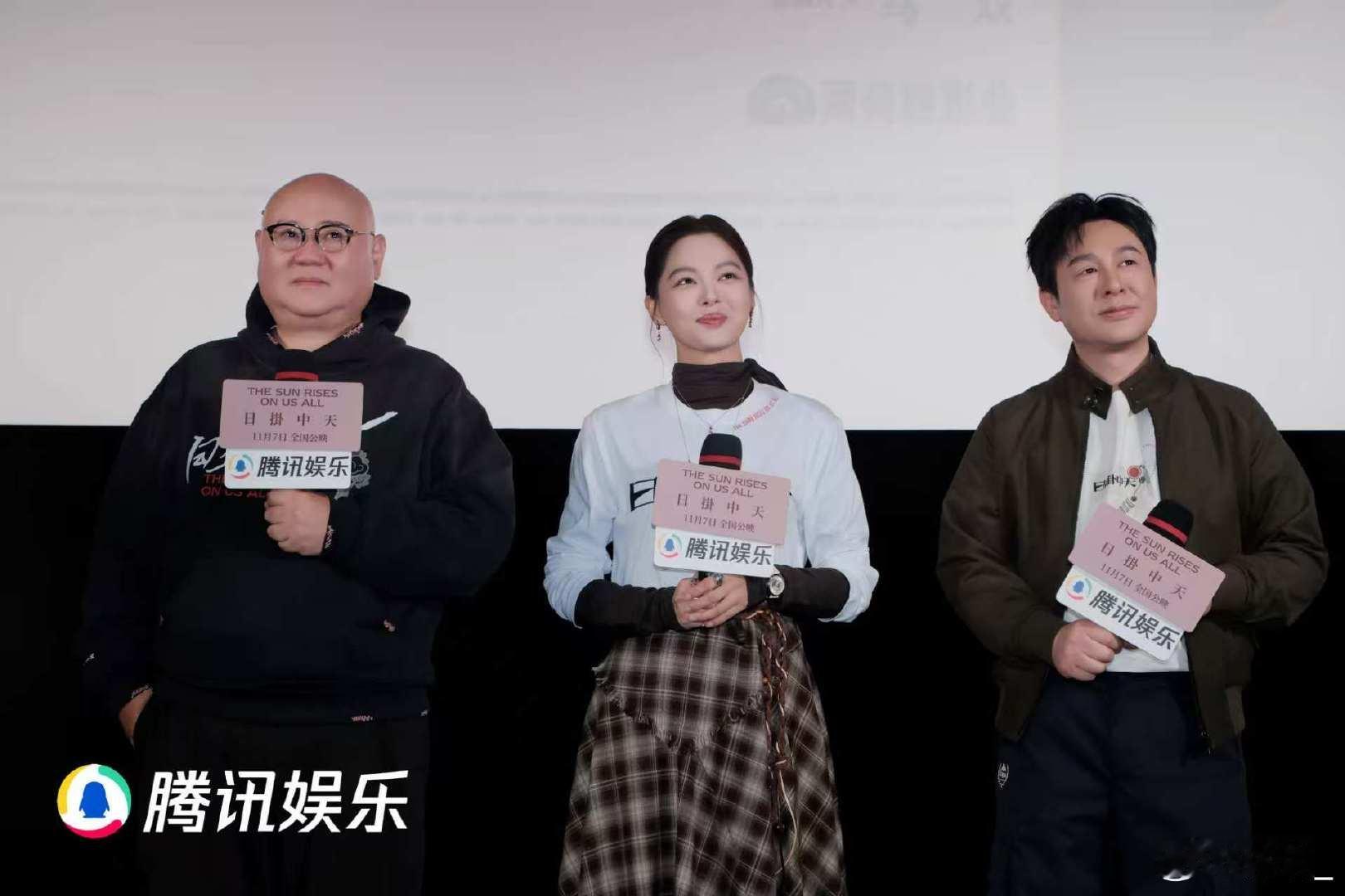 辛芷蕾直播带货不像演的 服装设计专业的积累撞上角色的卖货设定，再加上专门的主播观