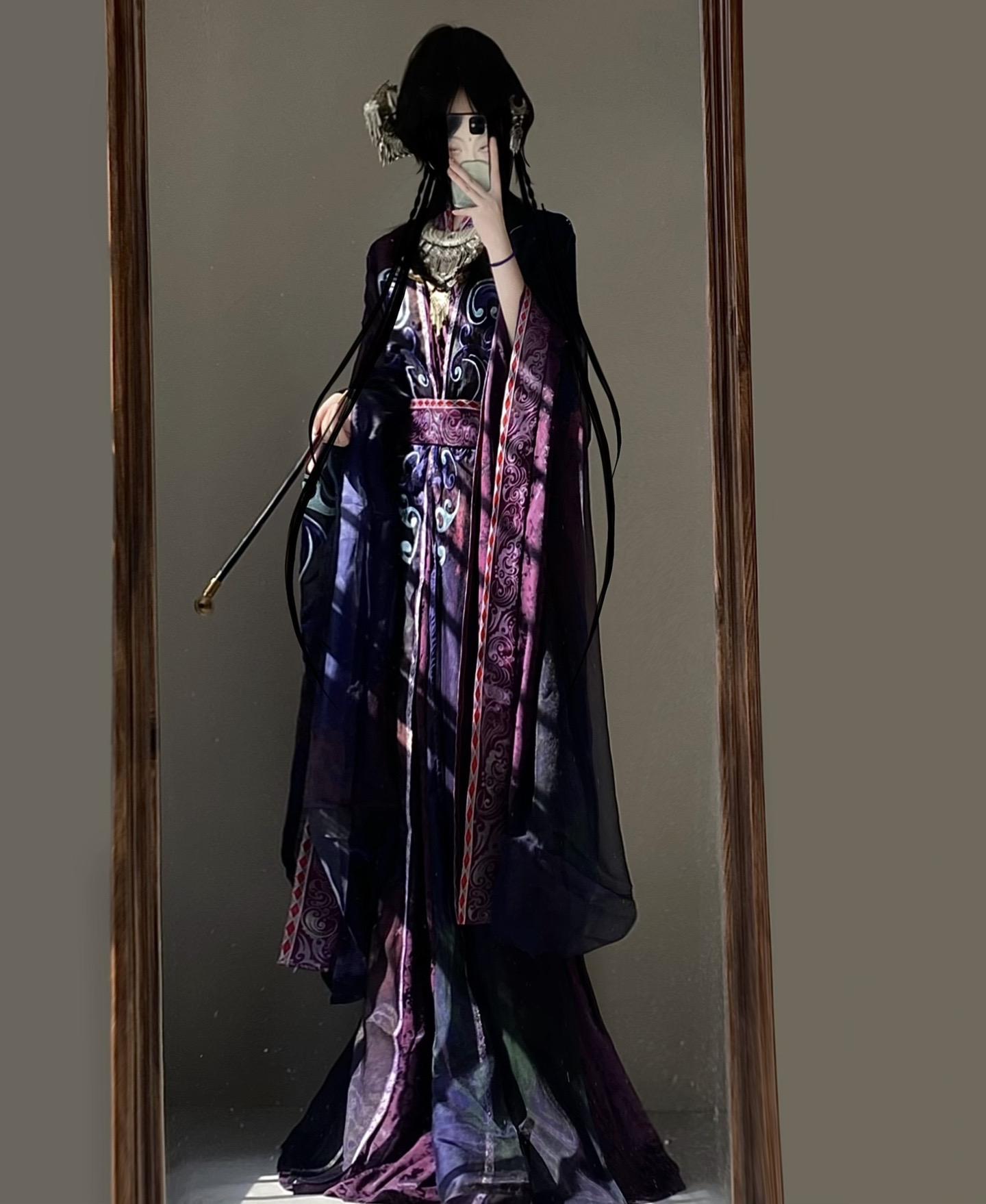 “那么…不下蛊的话 你愿意跟我走吗”