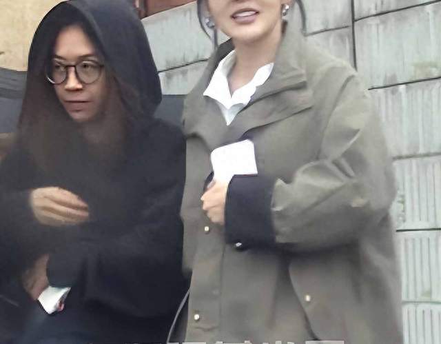 张佳宁肚子微隆没人回应,未婚女星身体变化又被盯上~