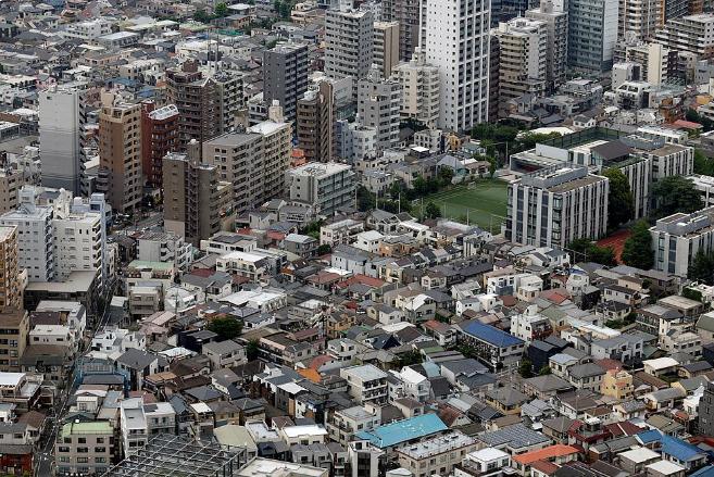 这是活不起了吗？日本共同社报道，目前，日本不少地方政府已开始或计划向酒店和传统旅
