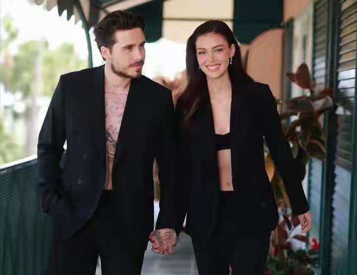 今天的布鲁克林，不就是当年的科比嘛，都是婚姻得不到父母的祝福。
科比的父母死活不