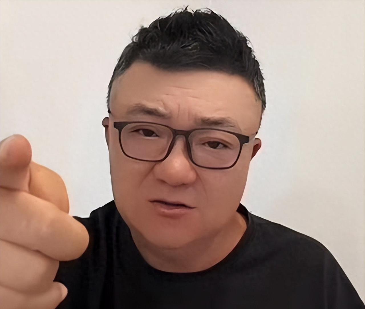 偷鸡不成蚀把米！以为能“毁掉”董路，没成想自己先被扒个底朝天
青训火了，举报炸了