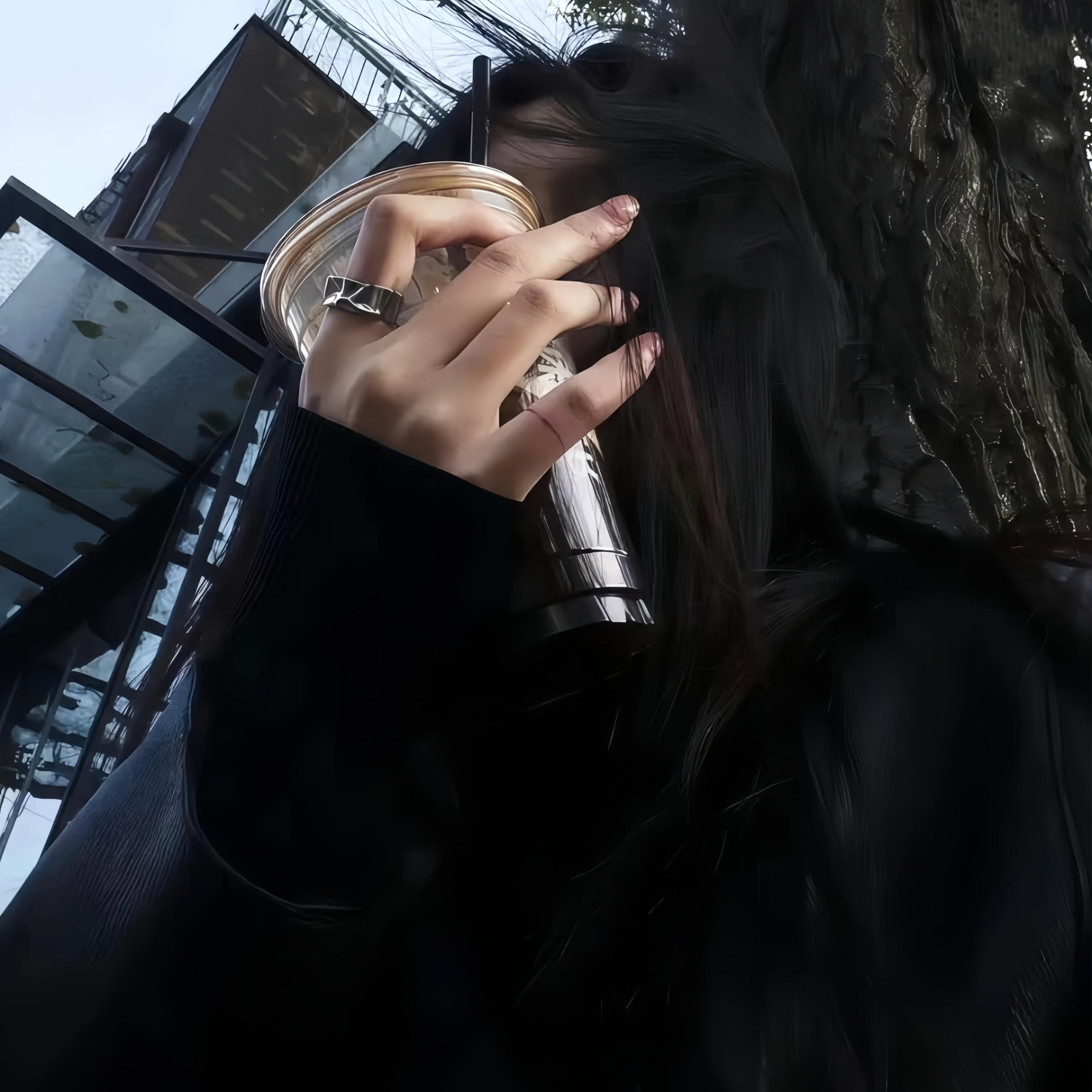 不露脸女头｜女生头像｜什么才是不舍 ​​​