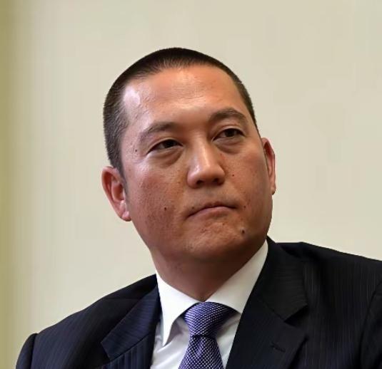 谁能想到，在台湾省桃园市慈湖 “悬空” 停放了整整51年的两口实木铜棺，竟在4月