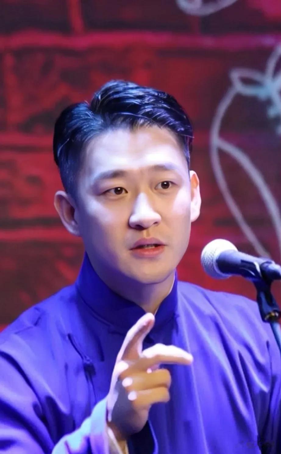 一次直播中，相声演员曹云金对网友说:这么多年过去了，我也解释了，还有人道德绑架，