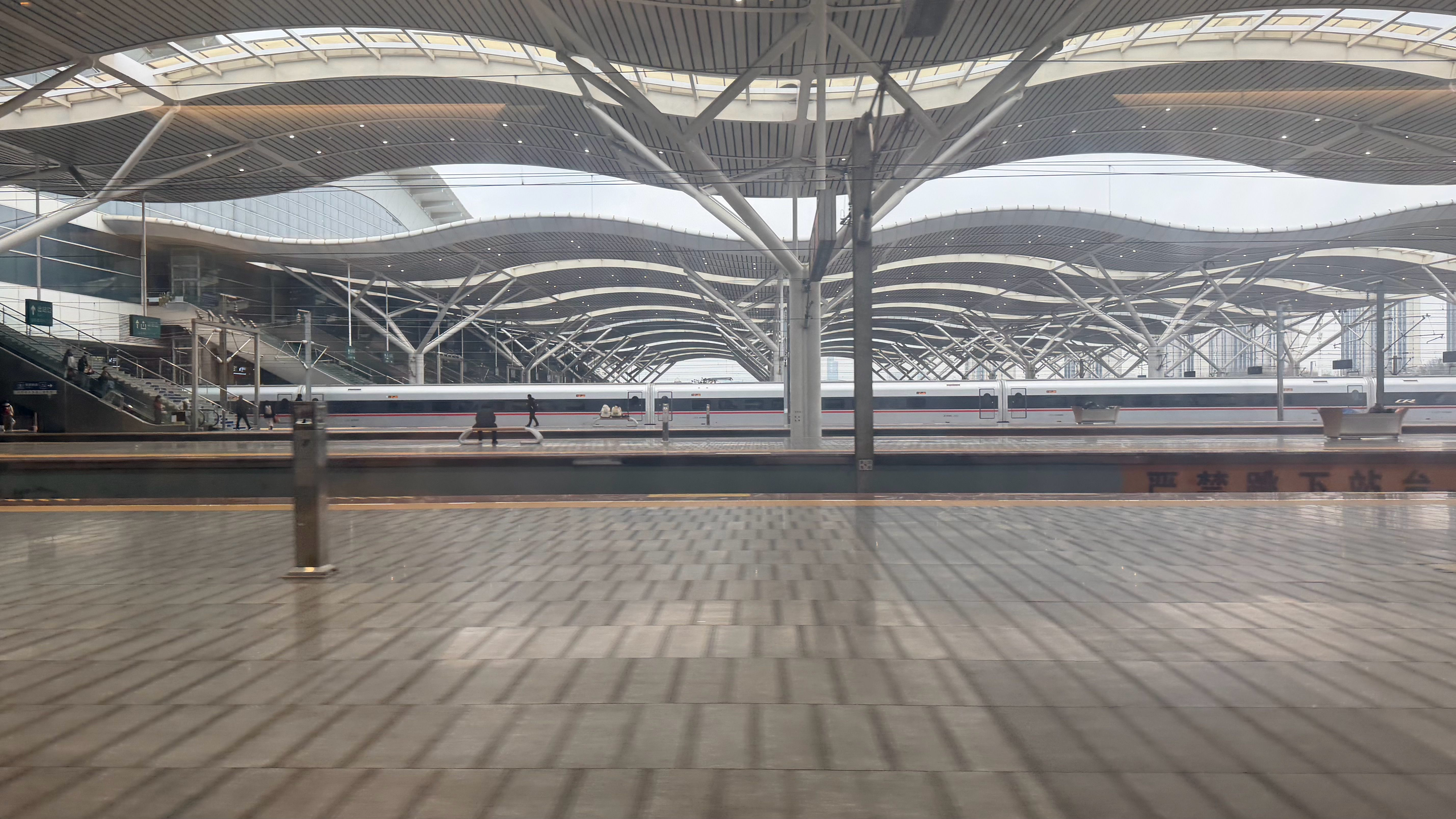 现在高铁很多都升级成了复兴号吧？ 