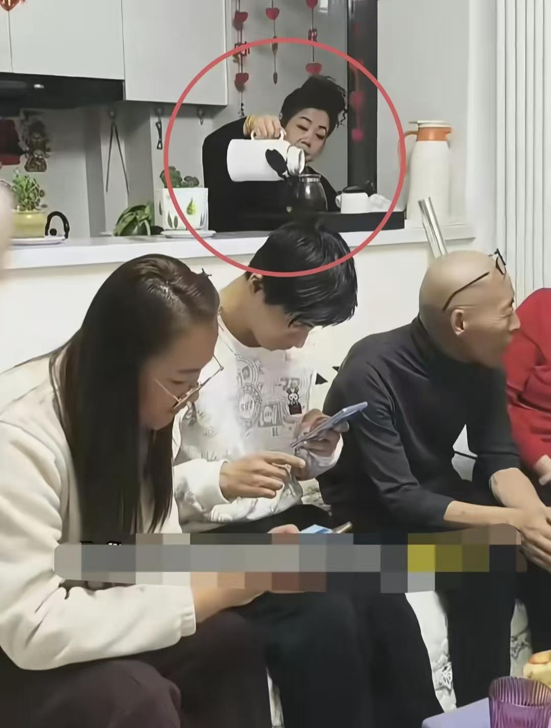 现在全网最后悔的男人就是张云鹏了吧！
不是因为认亲成功，也不是因为云鹏爸带他去线