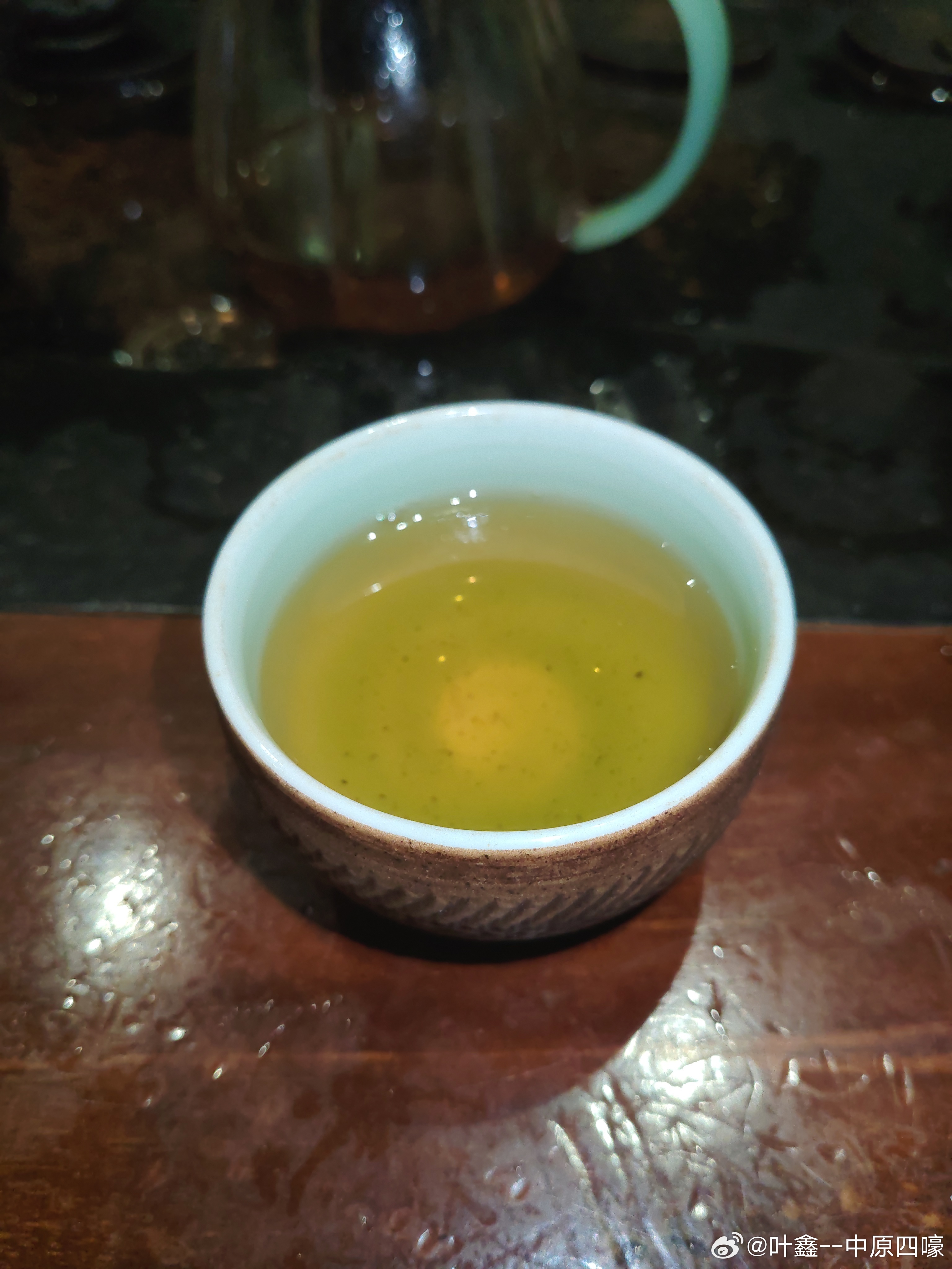 汕头[超话] 四点半的深夜局，肠粉暖胃，清茶静心，老友难得。晚安心语  ​​​