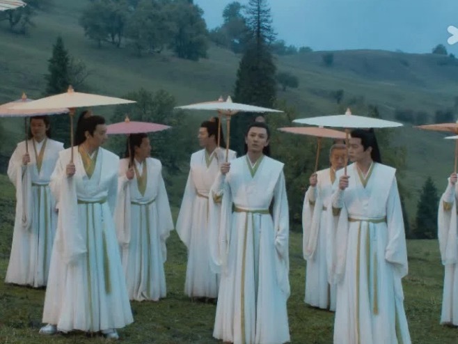 不是白色显眼是杨洋往那一站就吸引人哈哈哈哈哈哈 ​​​