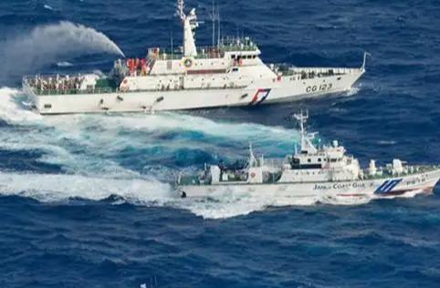 泰国打仗，也没有看见经济崩溃。美国打仗，也没看见美国经济崩溃。以色列打仗，也没有