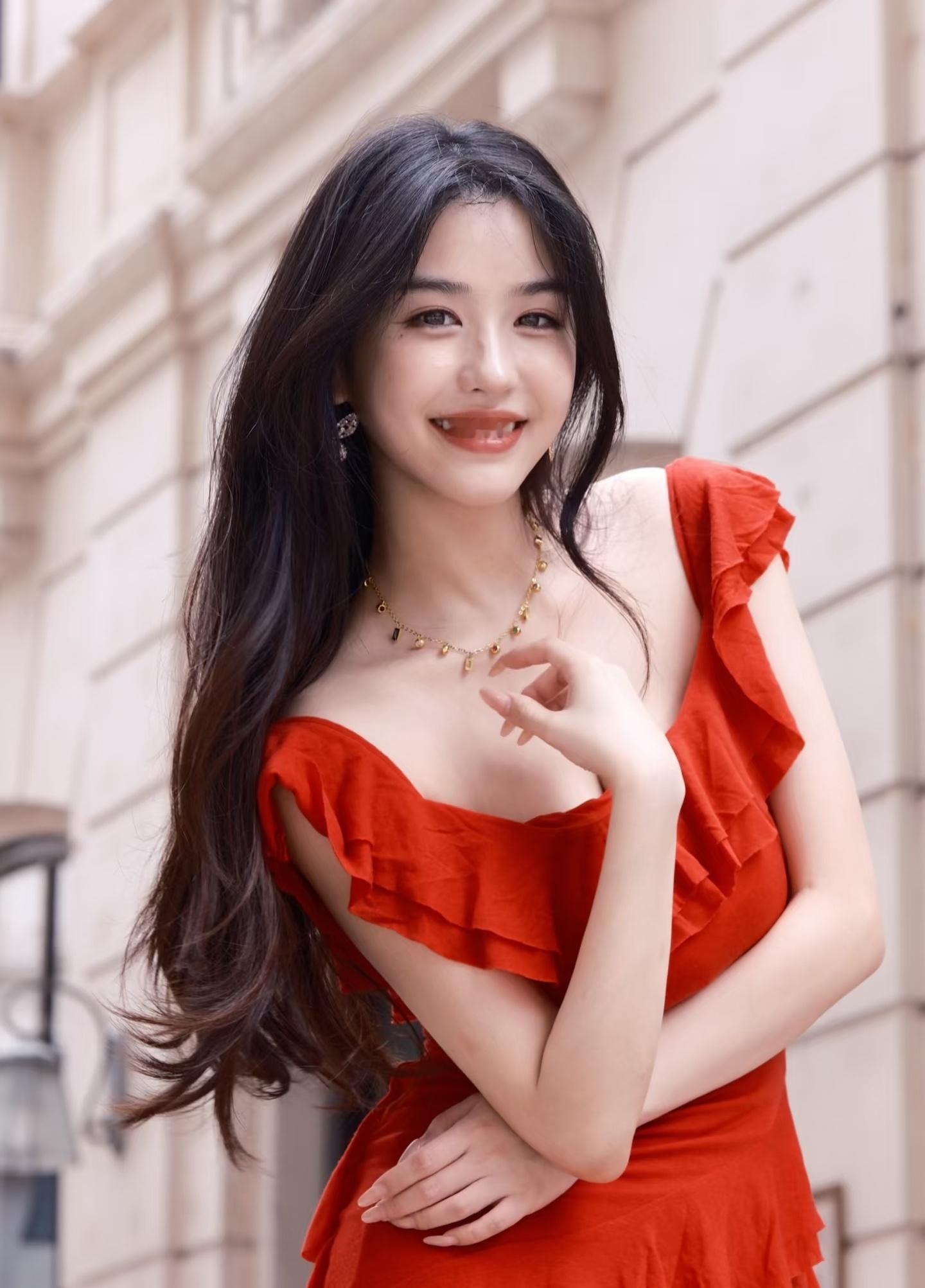 每天早起打卡正经又好看的小伙伴们早鸭 忍过今天应该就可以休息了 ​ ​​​