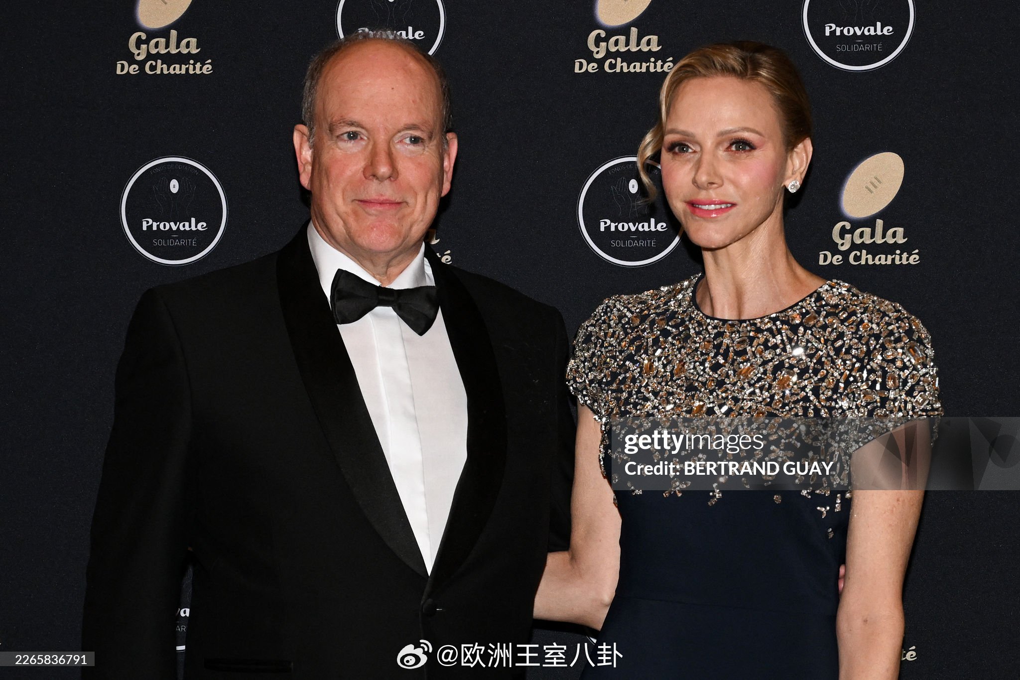 3.13 摩纳哥亲王阿尔贝二世和王妃夏琳出席慈善晚宴，米兰冬奥后夏琳不声不响又歇