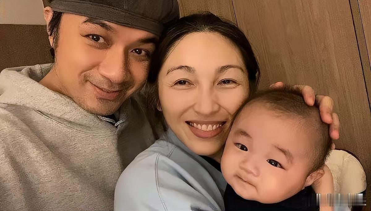 古巨基官宣生二胎

58岁高龄产妇陈韵晴成功诞下二胎，古巨基夫妇再次创造了娱乐圈