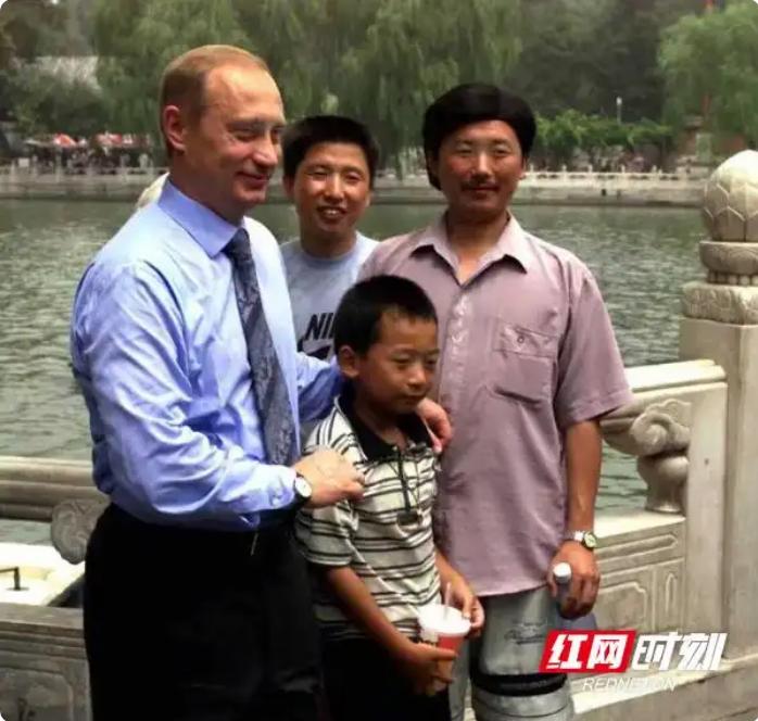 普京访华第一心愿曝光！73岁总统只想见一个普通人，26年前的约定太戳人。谁能想到