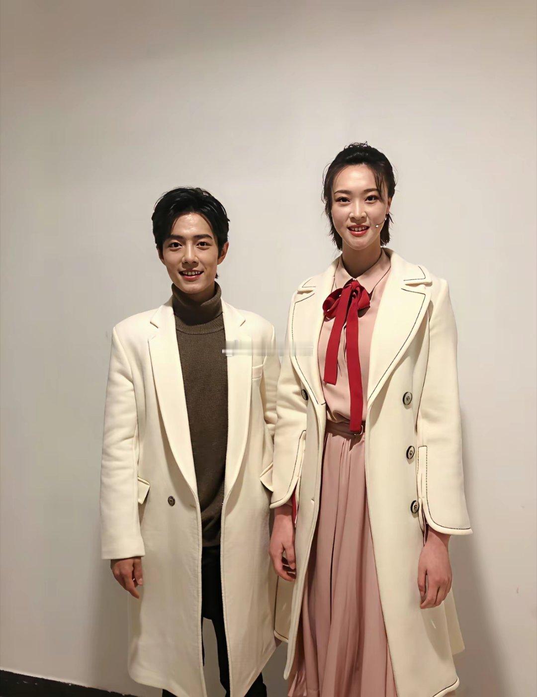 第一次看到这么娇小的肖战 