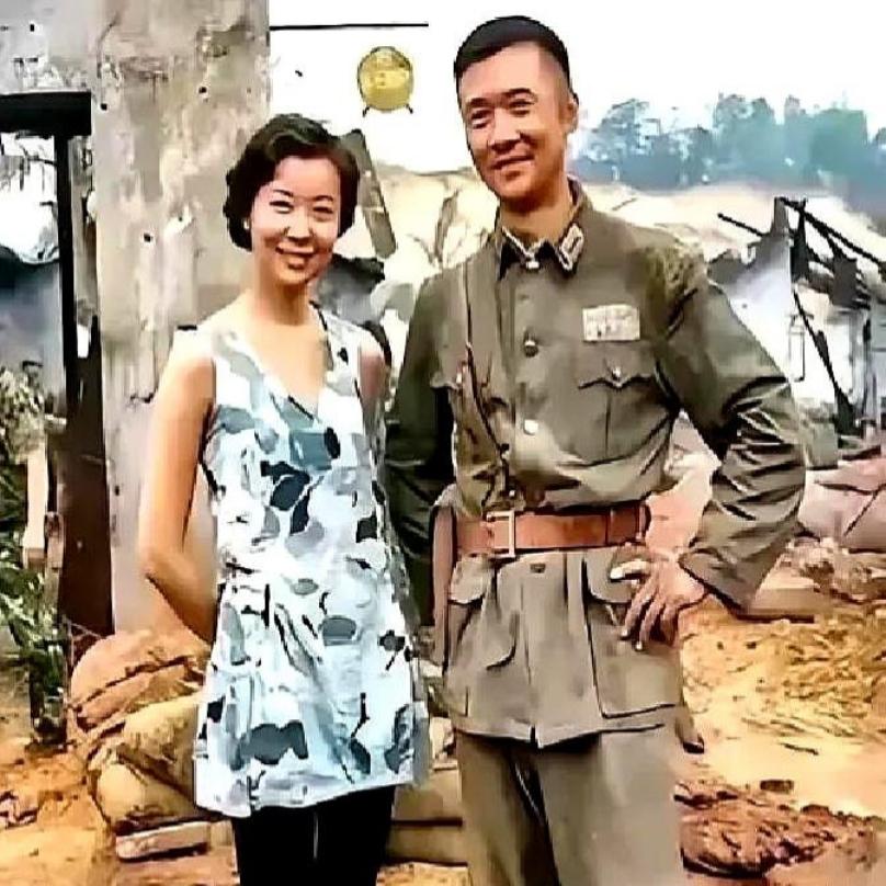 同居9年，一句绝不结婚，两人彻底走散
 
2011年黄志忠和39岁柯蓝走到一起，