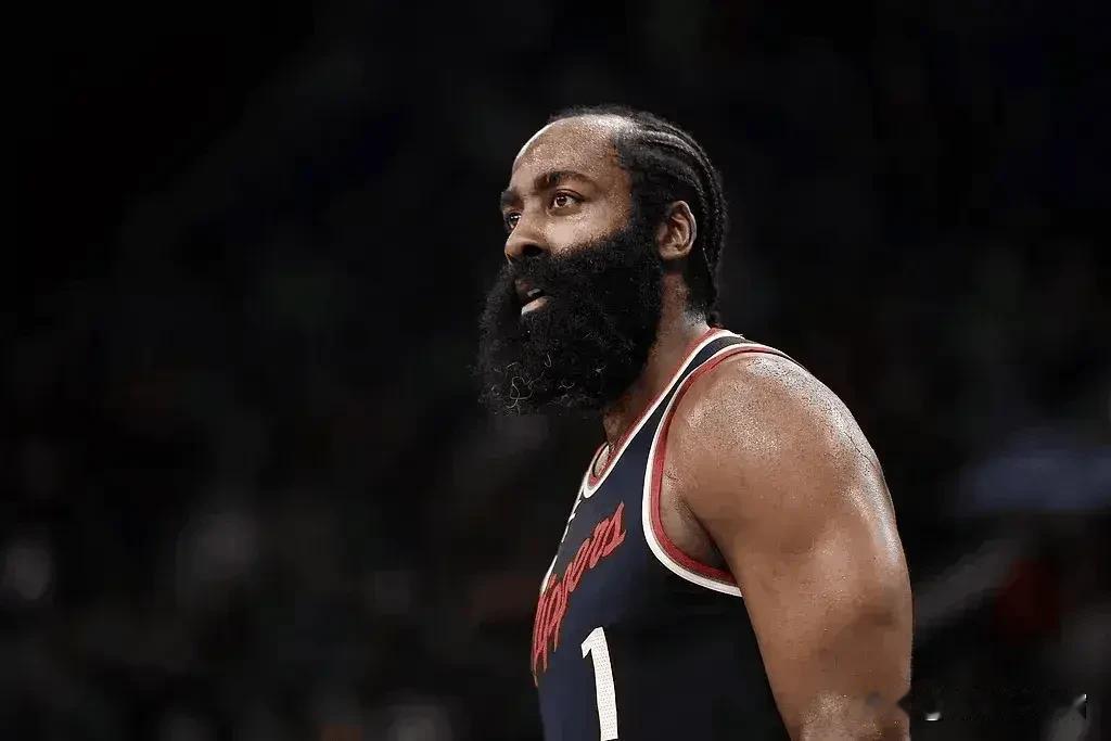 丸辣！卡子老毛病又犯了，估计三场五场不会回归，接下来还得靠登哥。
还好接下来两个