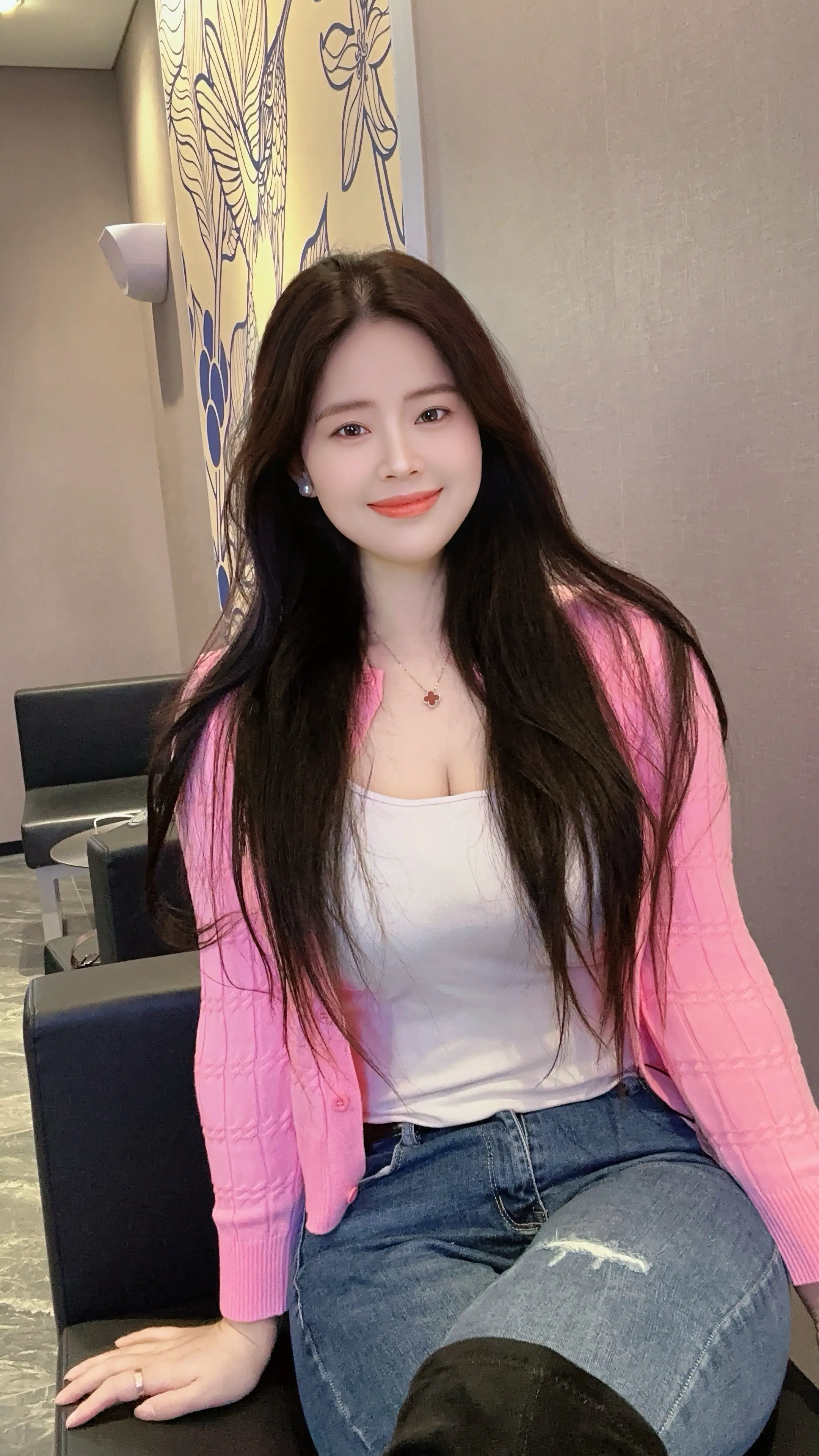 喜欢素，喜欢静，素能养人、静能养心。生活的极致一定是简与静