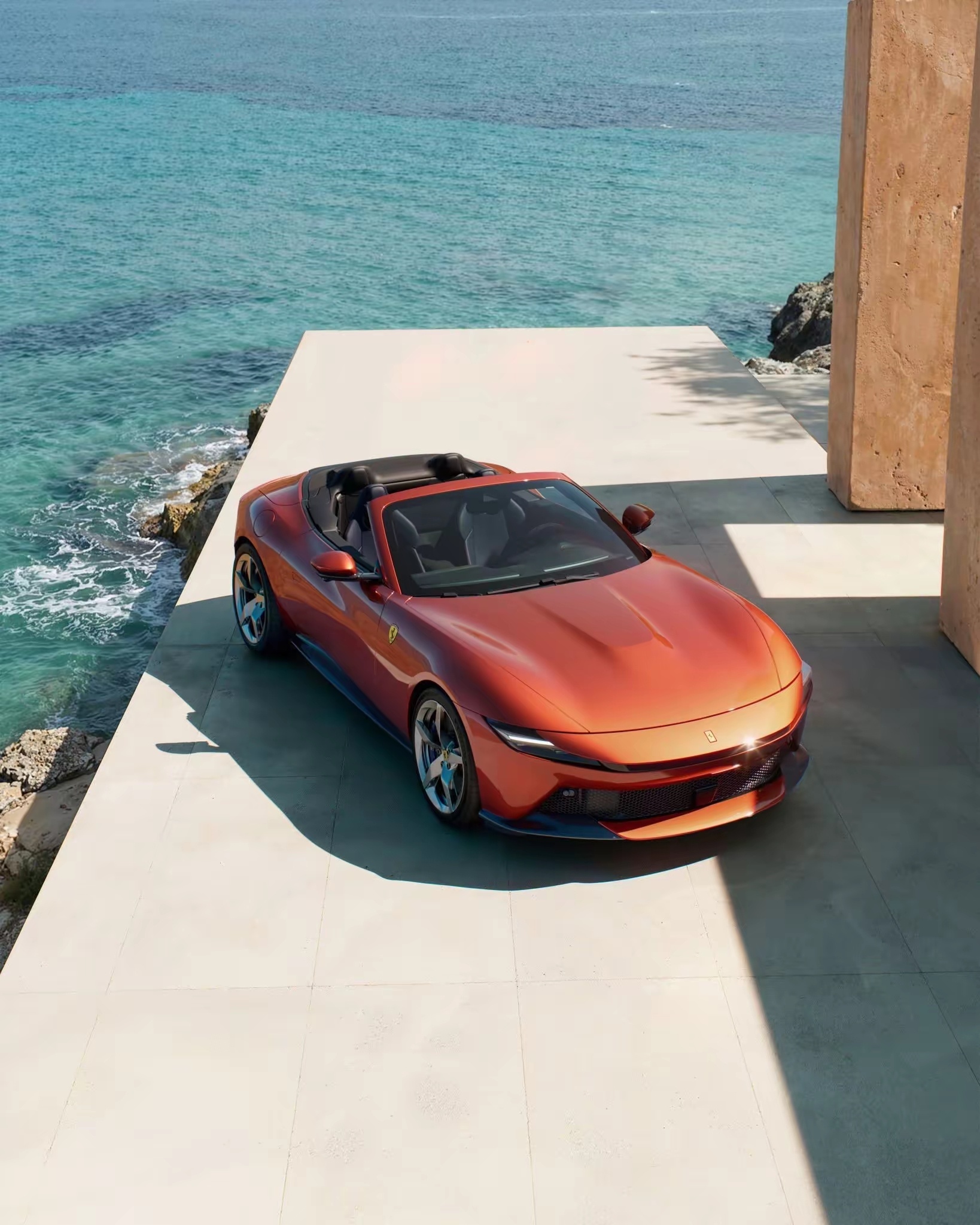 法拉利Amalfi是玛莎拉蒂尼推出、接替Roma的前置中置V8 2+2硬顶GT跑