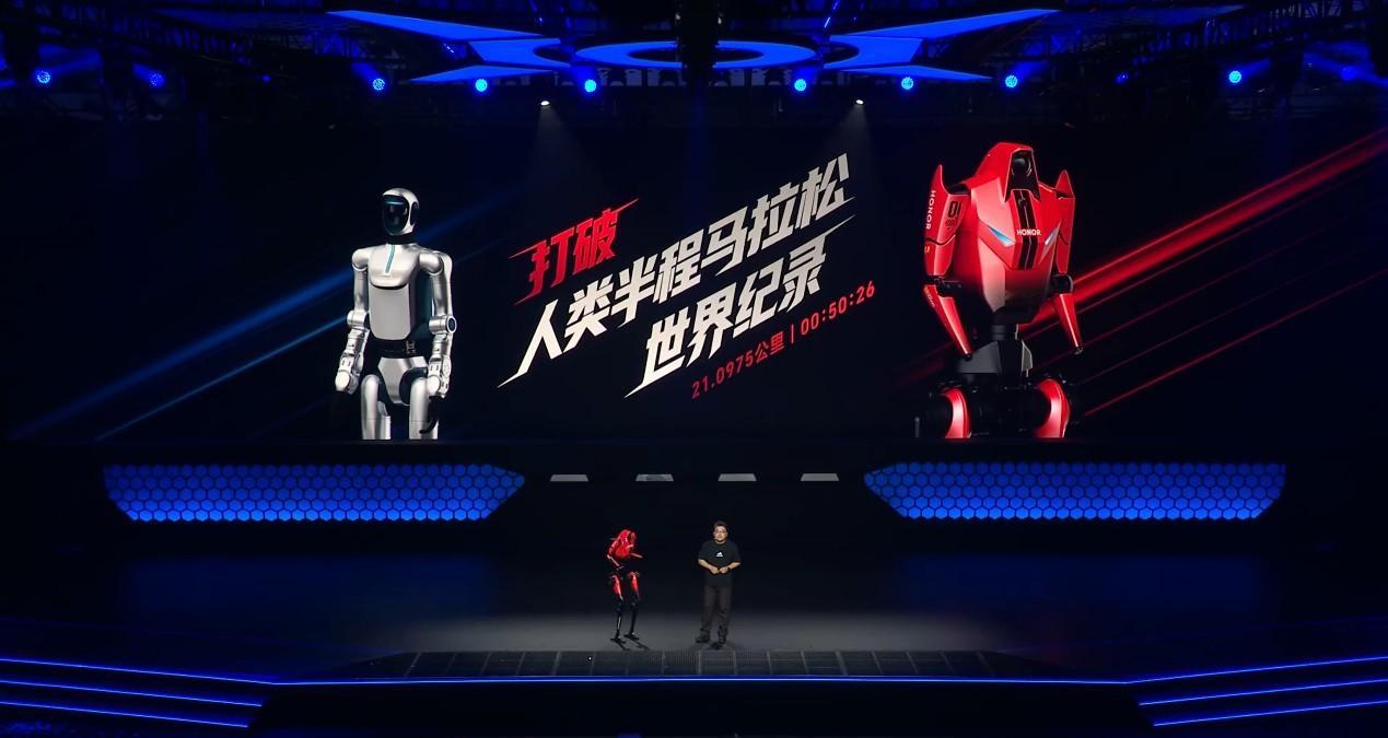 爆个料，荣耀机器人“闪电”佩戴的手表，即荣耀手表6 Plus，会在5月份上市，使