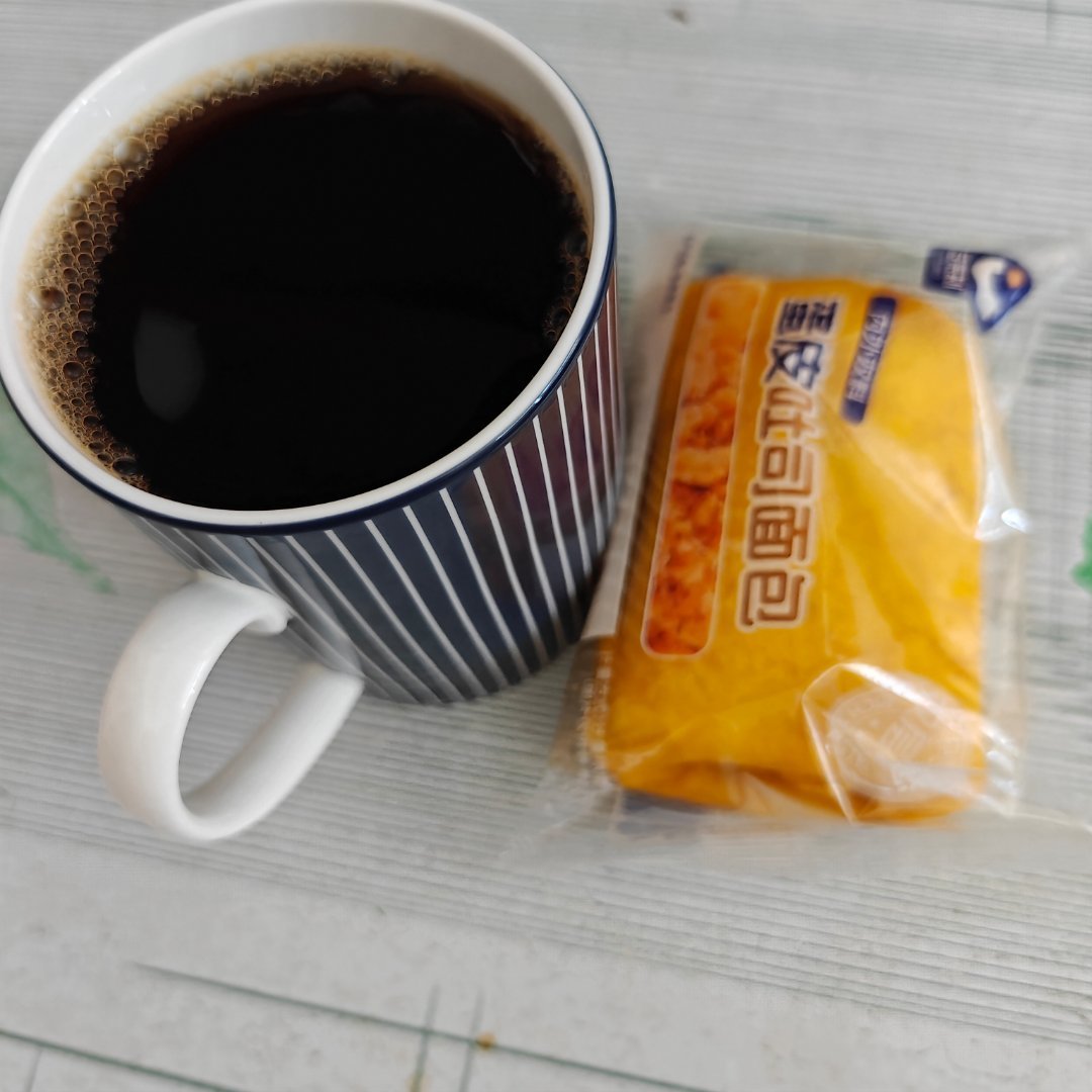 一块蛋糕的慰藉一杯咖啡的陪伴让味蕾与心灵共赴一场甜蜜的约会 