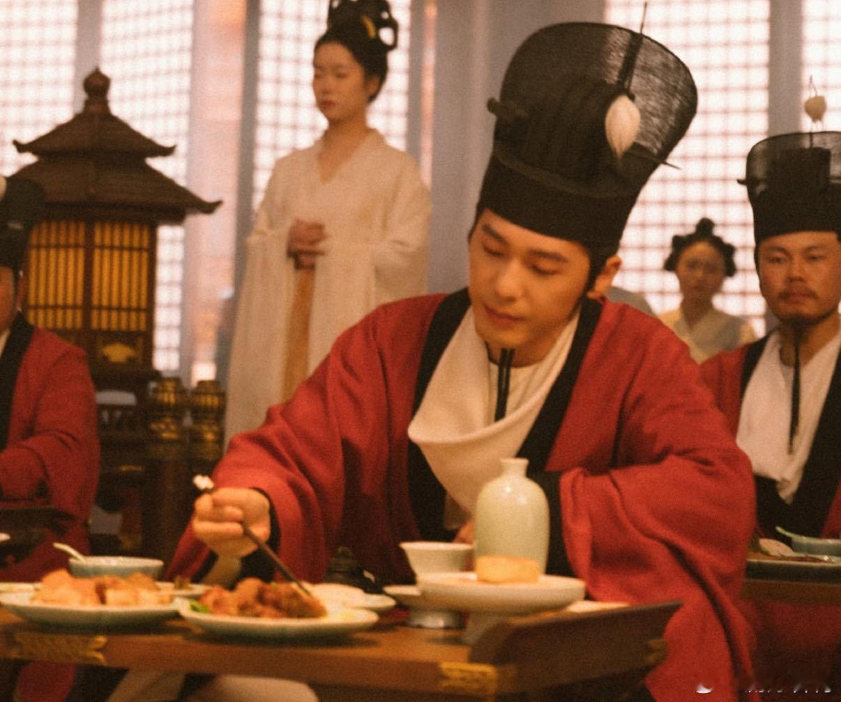 下次我减肥馋急了就这么劝自己 从此减肥馋了就默念钱弘俶语录：他只是想吃饭，做错了