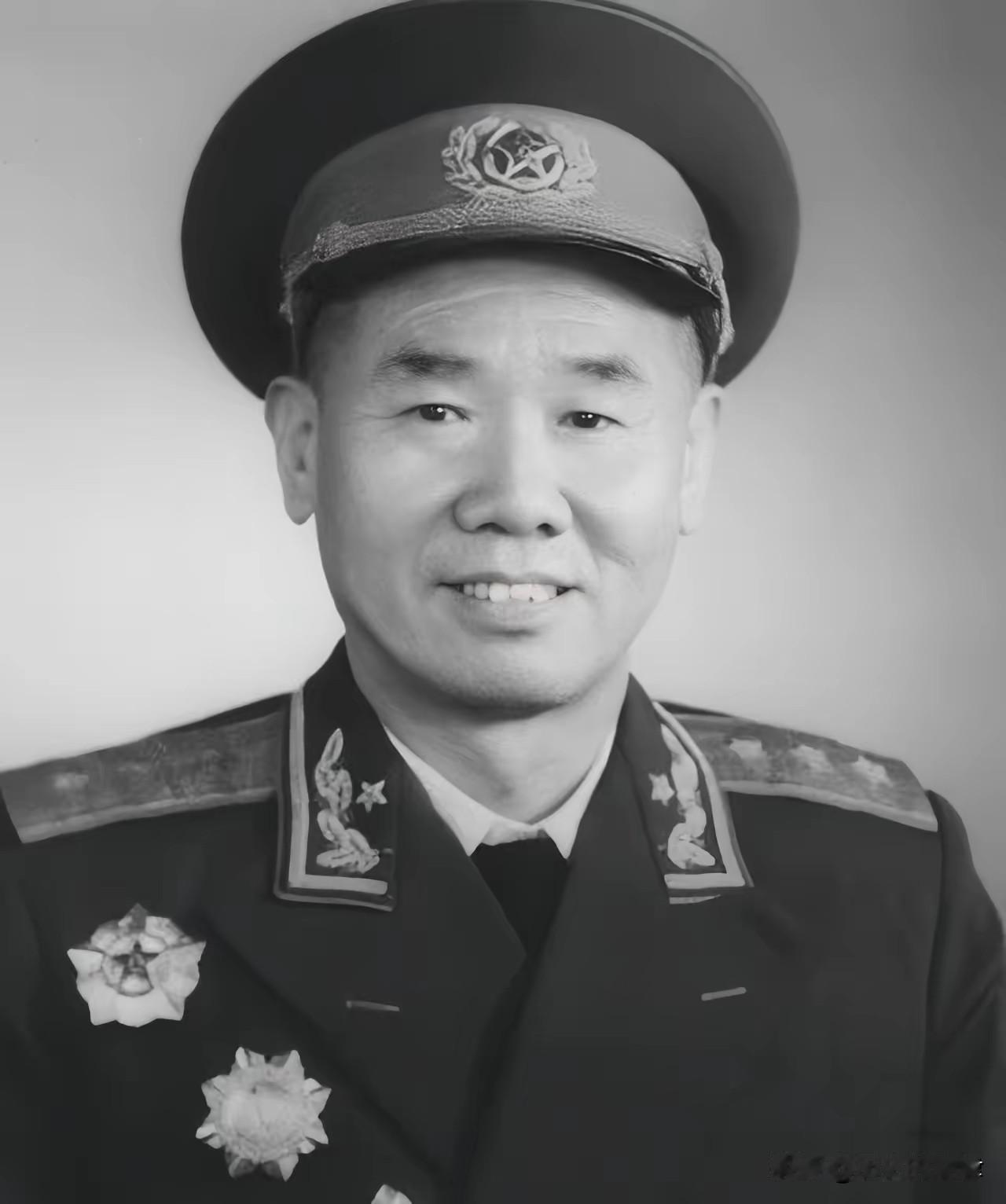 老军长听说自己降为副旅长心里别扭，得知旅长是陈赓，二话不说欣然赴任
 
全面抗战