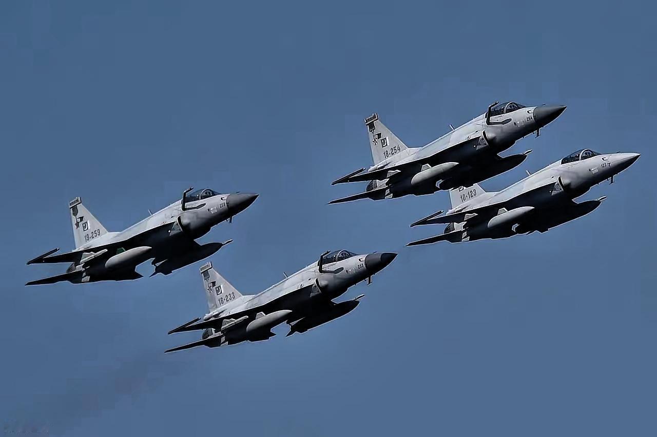 阿联酋着急了！
 
4月12日，在巴基斯坦的战机抵达沙特后，阿联酋也宣布一个消息