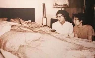 1981年，宋庆龄病逝前的珍贵照片。

此时的她身患冠心病和慢性淋巴性白血病，生