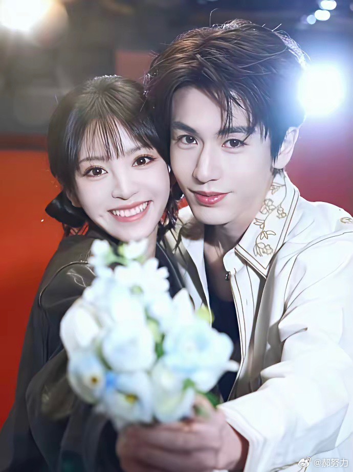 张凌赫《逐玉》云合首日跃居第1想到成毅的《赴山海》也是这样可惜没有《逐玉》声势浩