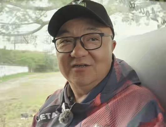 董路否认自掏腰包5800万：没花国家一分钱 草台三杰？谁赢谁专业中国足球小将正在