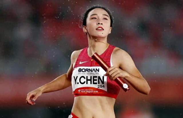 40秒78绝杀逆转！中国接力天团创历史，17岁小将封神揽第三金