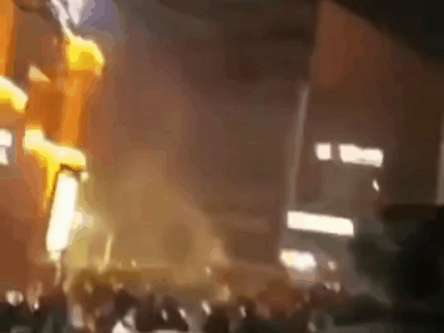 伊朗这波抗议来势汹汹，然后美国和以色列还不断火上浇油。伊朗就没个好的时候！