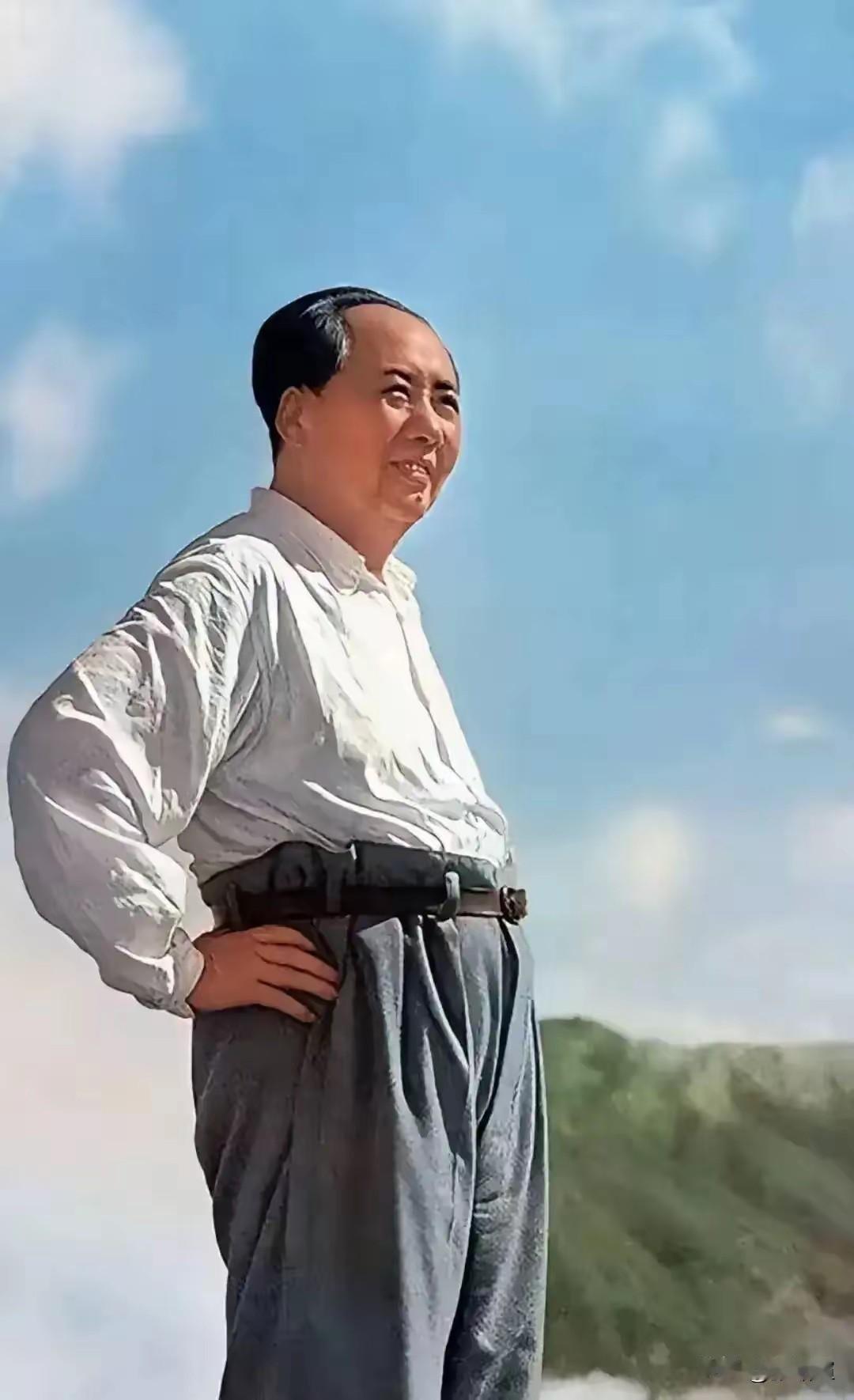 海纳百川万人敬
厚德载物创升平