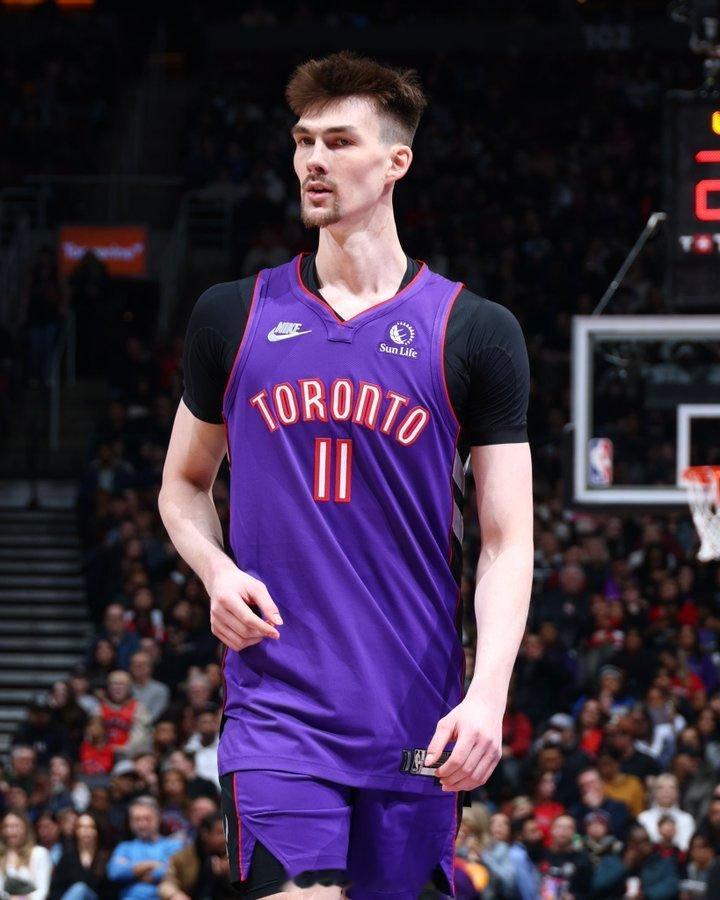 Michael Scotto：魔术与科林-卡斯尔顿达成了一份合同。NBA自由市场