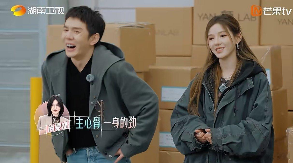 反差感十足！张予曦高挑大气，颜值与气场并存，太让人惊喜原来张予曦这么大只合伙人