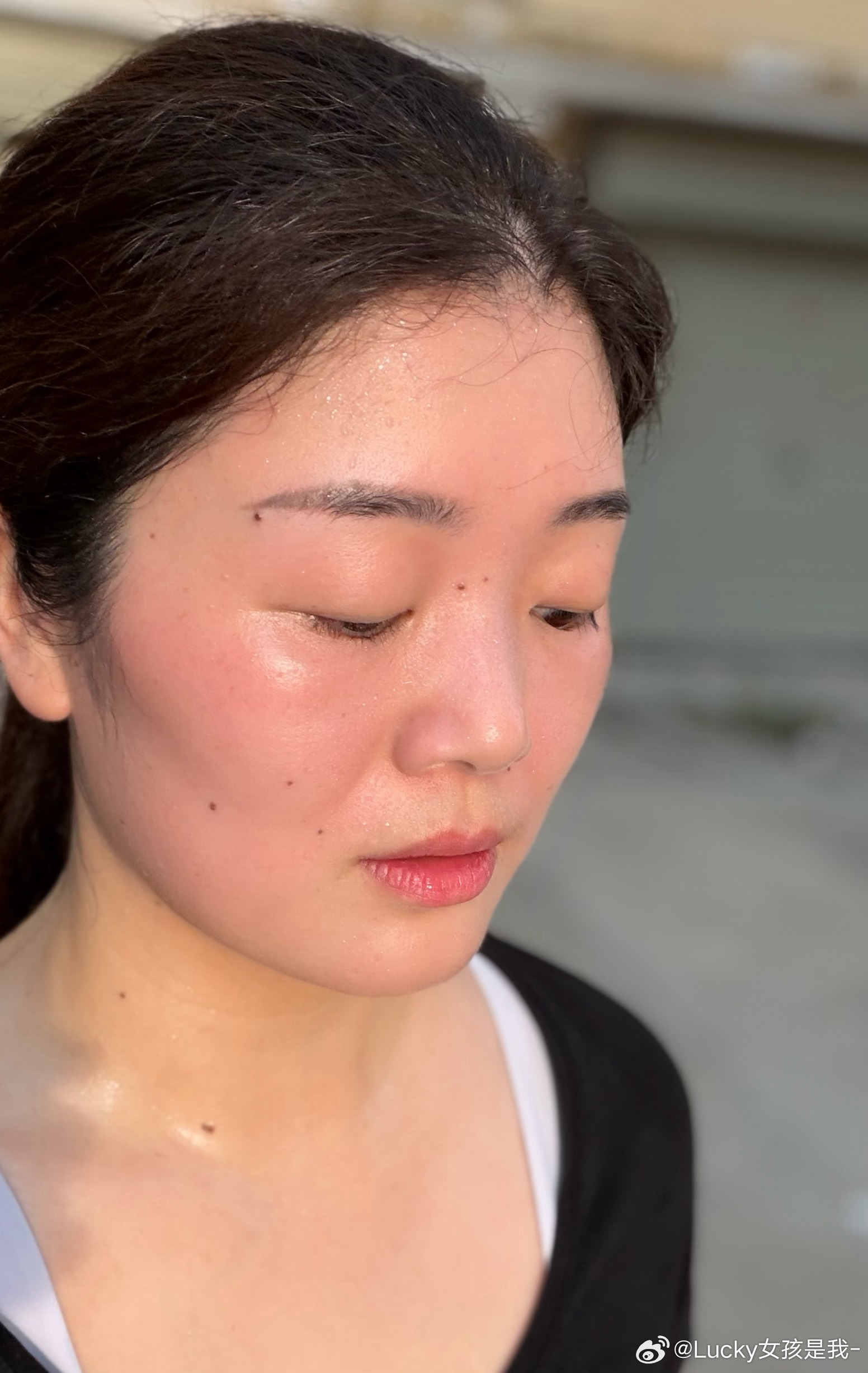跳绳停了半个月，今天4000拿下。不过这天跳绳，刺激，从来没有出这么多汗！！！ 