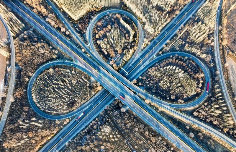 宁夏交通出行最近有不少新动态。2025 年 11 月 10 日，宁夏交建投实现管