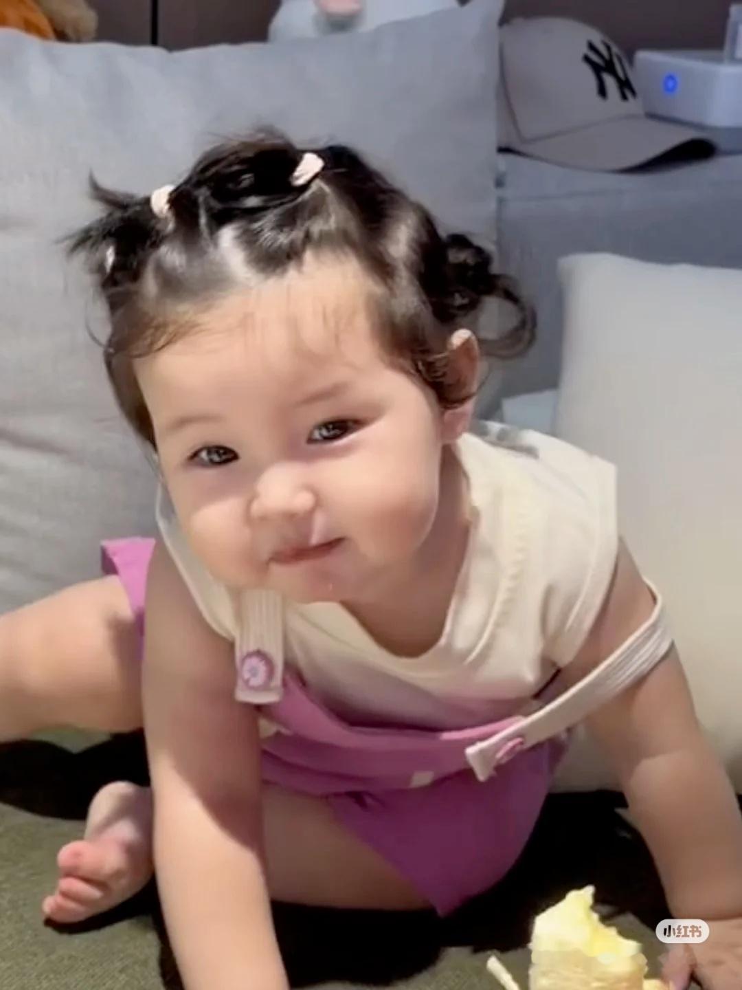 韩安冉计划生七个孩子果然不生有的是人生哈哈哈[doge]这有啥的只要他们夫妻俩养