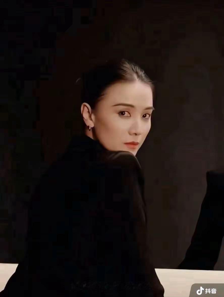@🌈傻白甜❤️: 我既不是你爹，又不是你娘，不要在背后惦记我了，以后在背后议论