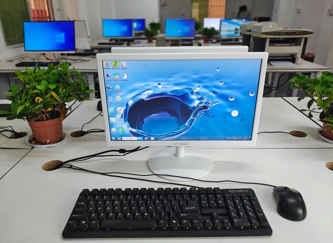 AI工具是双刃剑吗？

眼下，AI技术正赋能千行百业，为人们的工作、学习、生活带