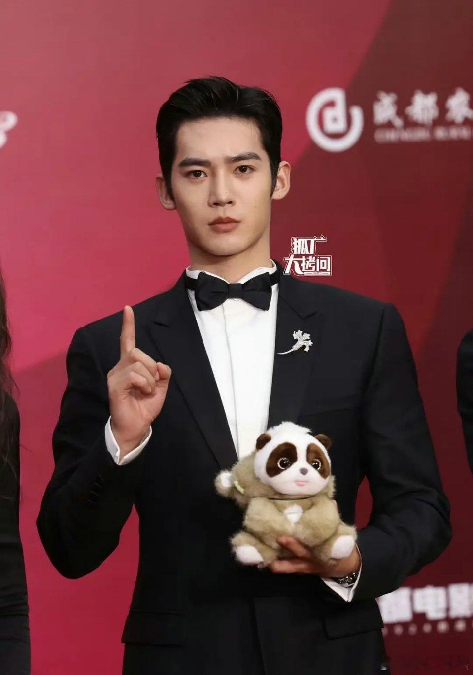 于适和范丞丞谁的脖子粗 ​​​