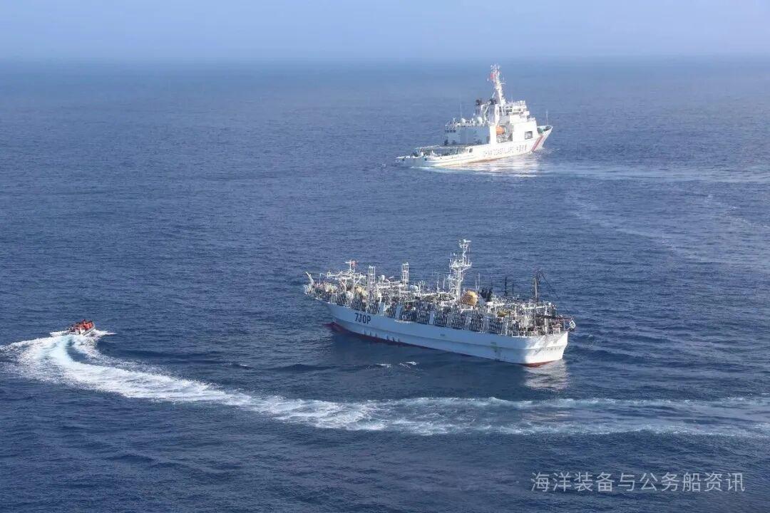 凌晨2点，中国海警截停日本渔船，上船检查了足足3个小时

凌晨2点，北太平洋公海