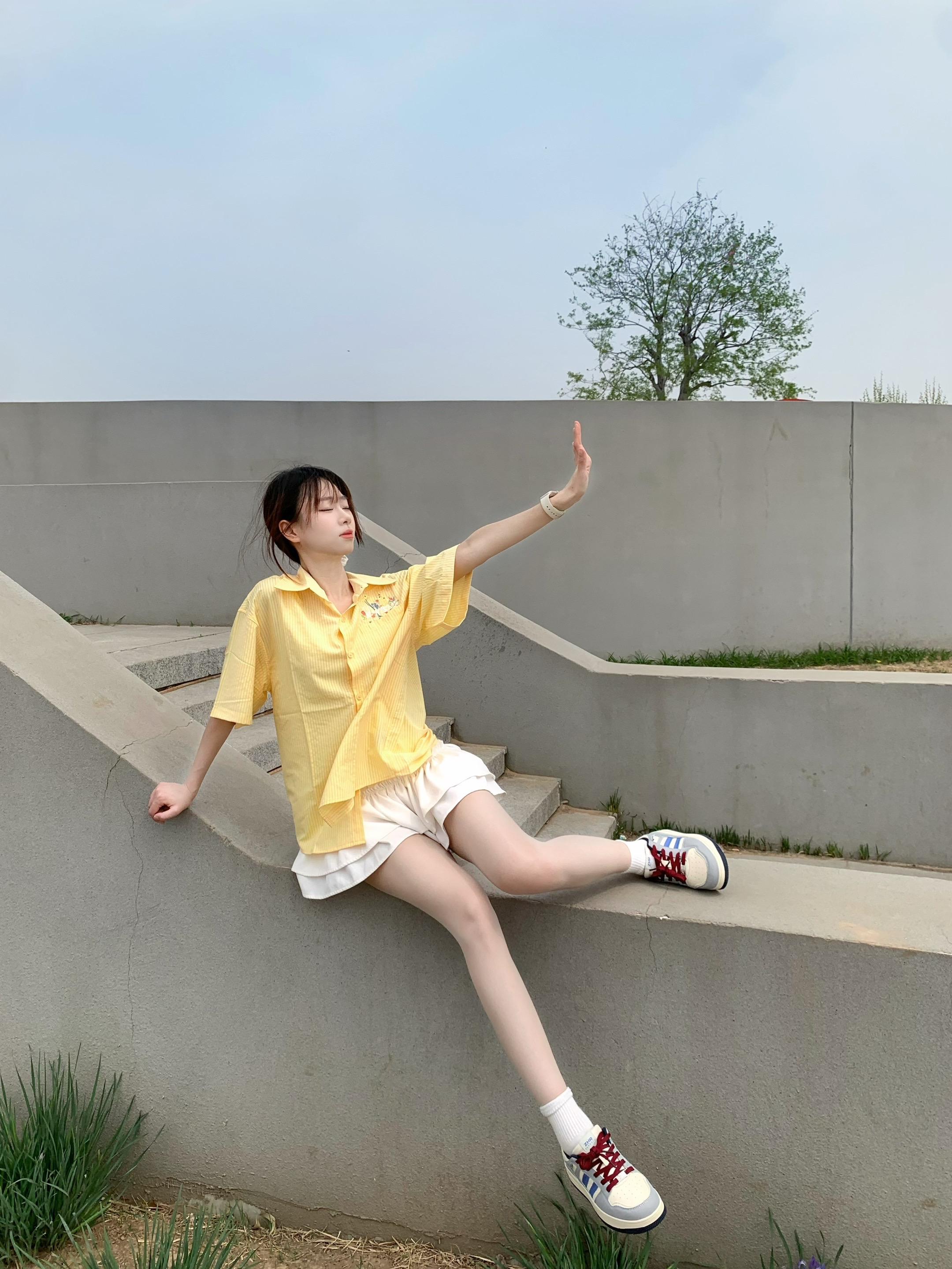 风吹过你的头发。