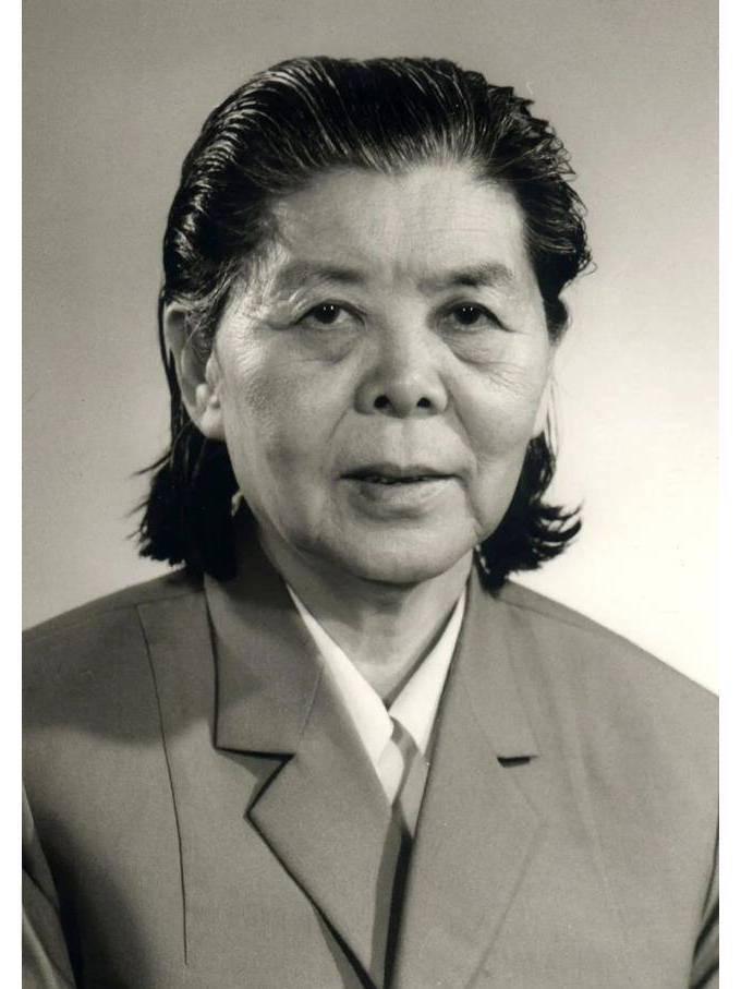 申戈军（1918年～1989年），杨得志上将的原配夫人，原名申淑文，河北魏县人，