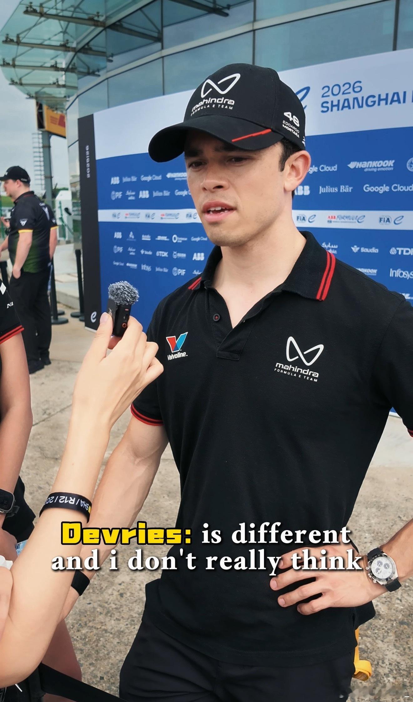 mia的赛车日常 上周上赛fe看到了熟人 大家还记得他吗？f1 和 fe 的采访