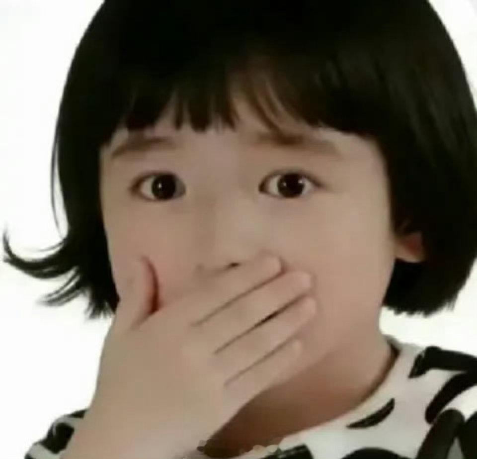 金主训模仿宋亚轩珍珠小子表情包很多粉丝翻来覆去循环翻看两张表情包截图，不停感慨次