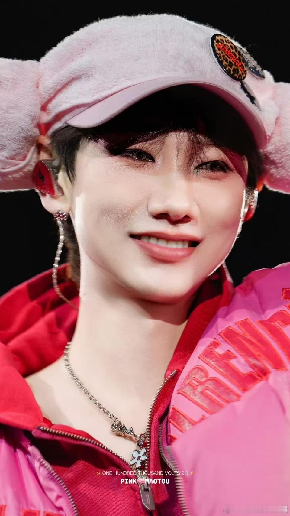 汪苏泷撞脸loopy 有趣的灵魂终会相遇，哪怕一个在三次元，一个在二次元。汪苏泷