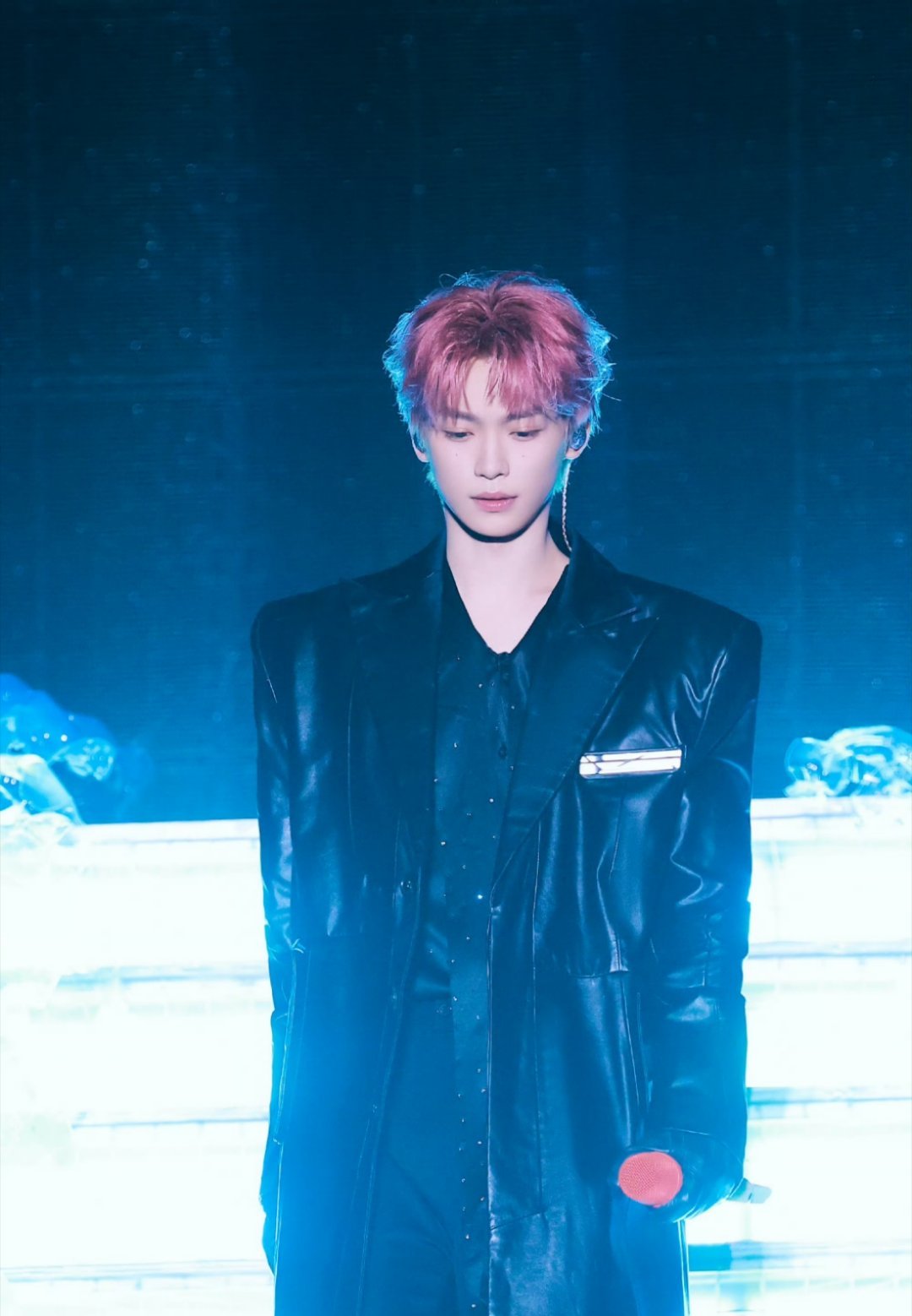 梓渝元旦快乐啊！2026年一定会顺顺利利！今年我们要见很多很多面！ 