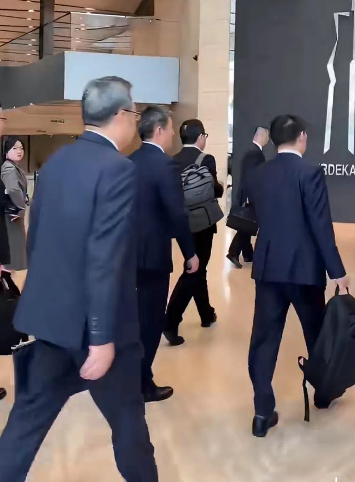 你最期待的人，抵达吉隆坡会谈现场！